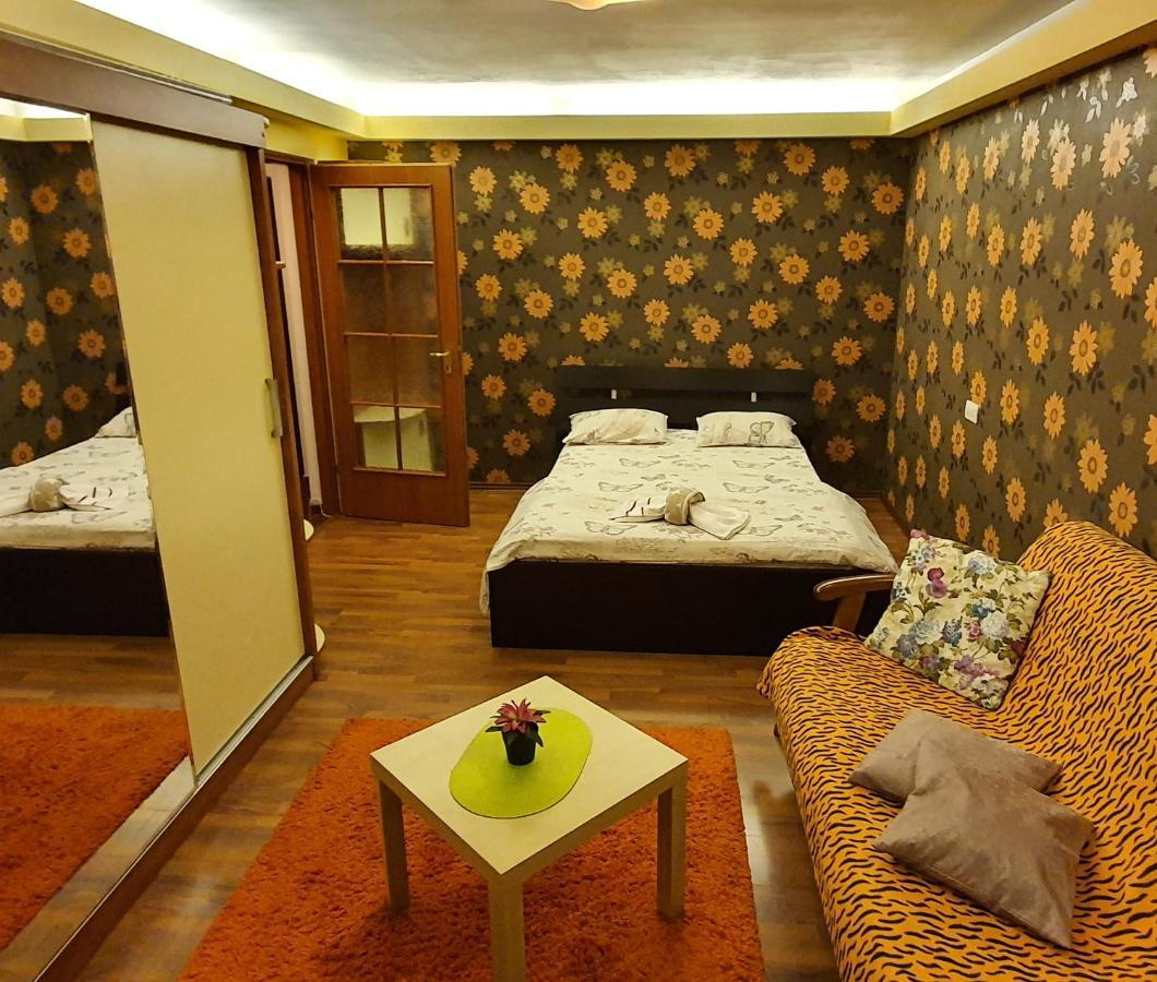 My House - Ultracentral Romana Square Near Old Town Bukarest Exteriör bild
