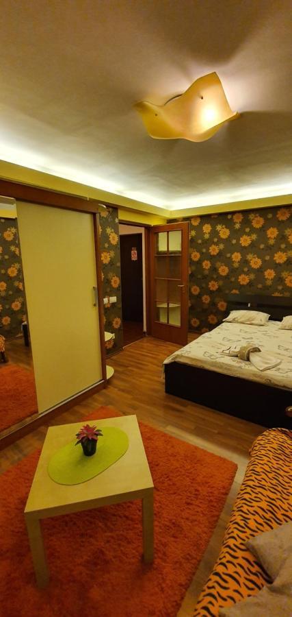 My House - Ultracentral Romana Square Near Old Town Bukarest Exteriör bild