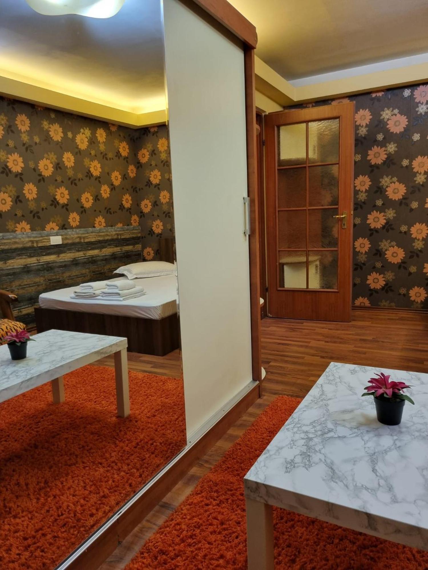 My House - Ultracentral Romana Square Near Old Town Bukarest Exteriör bild