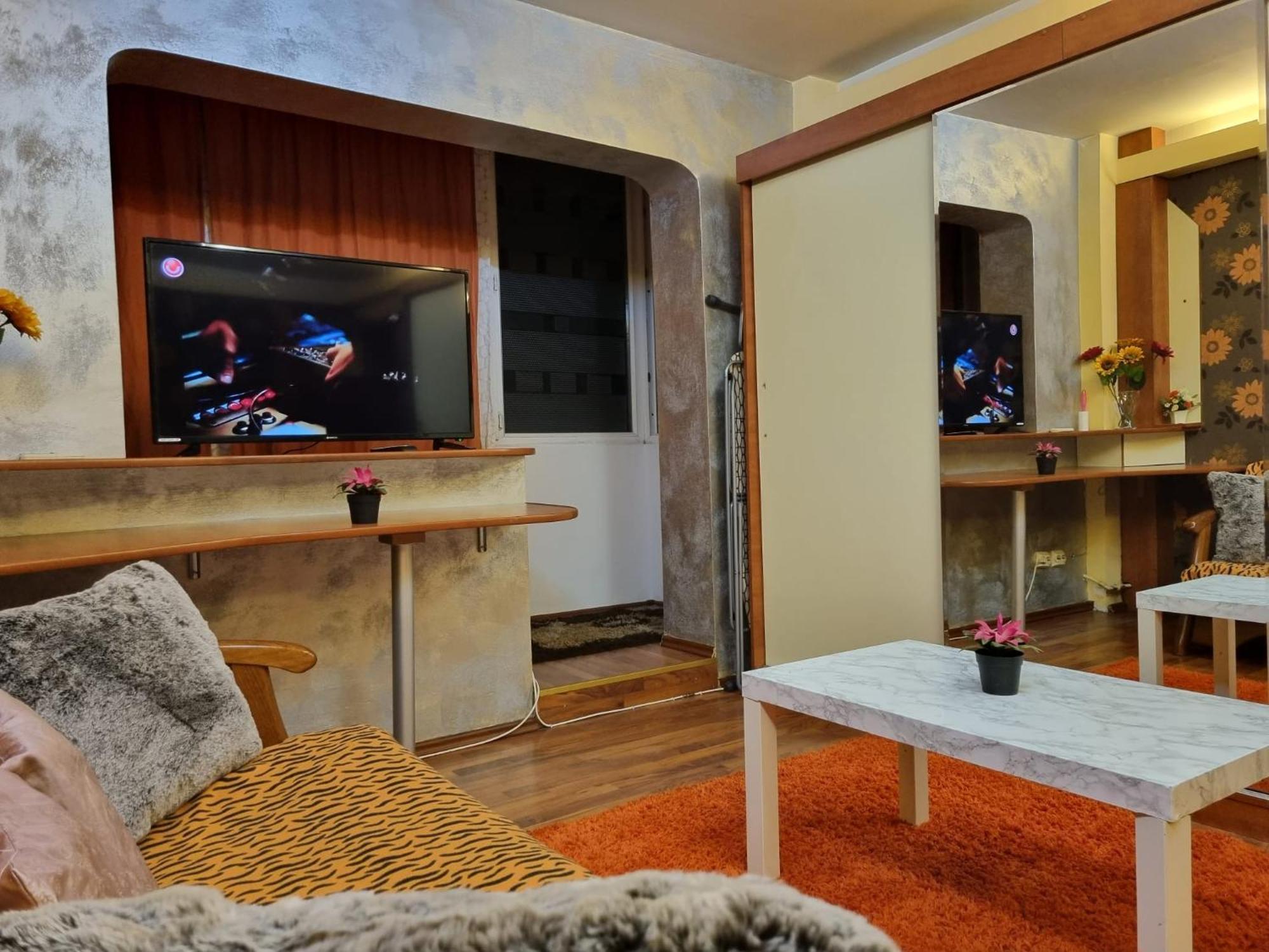 My House - Ultracentral Romana Square Near Old Town Bukarest Exteriör bild